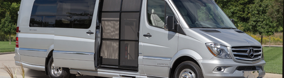  Airstream travel trailer of Bayer RV at South Dublin, TX